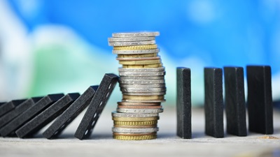 La prima se cobra entera